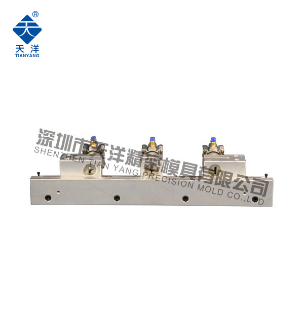 移動R角多用型 氣動打孔機(jī) 移動R角多用型 氣動打孔機(jī)