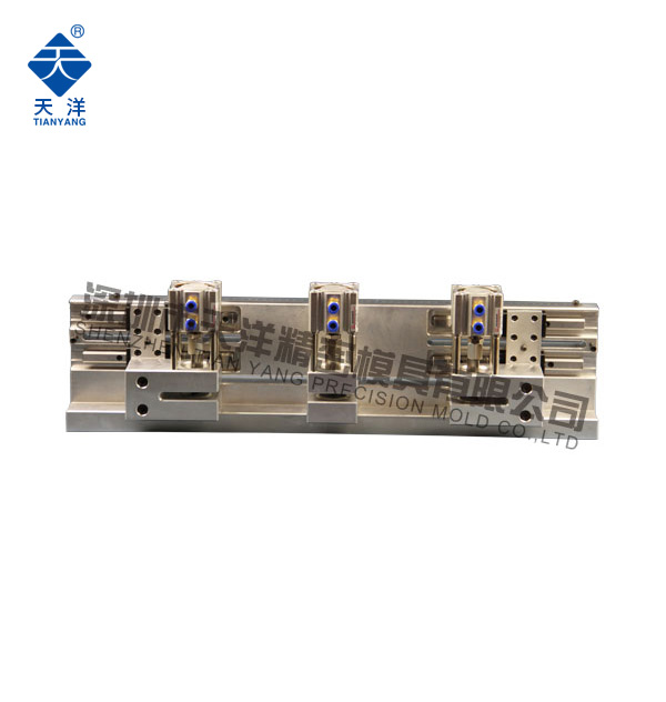 移動R角多用型 氣動打孔機(jī) 移動R角多用型 氣動打孔機(jī)