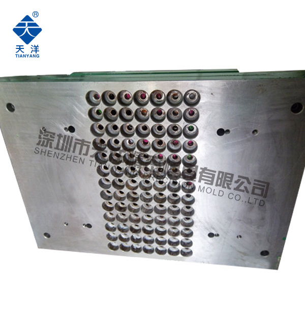 300個(gè)X9mm氣動打孔機(jī)