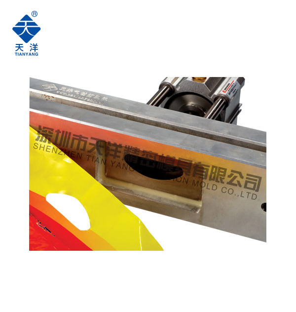 60X20mm氣動(dòng)打孔機(jī) 60X20mm氣動(dòng)打孔機(jī)